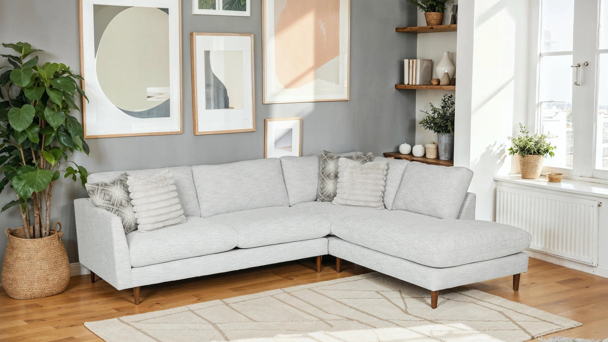 56402 Loveseat