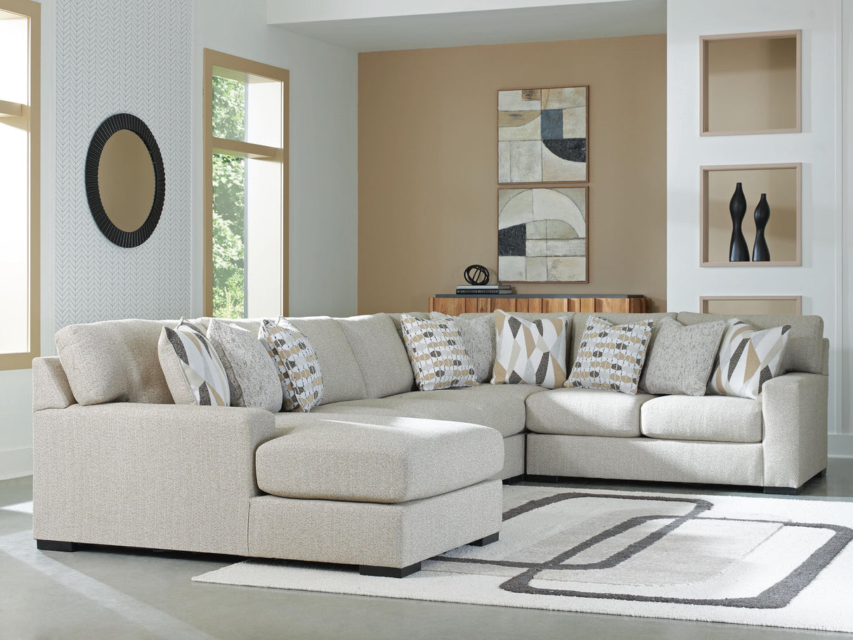 Laurelgrove Sectional with Chaise