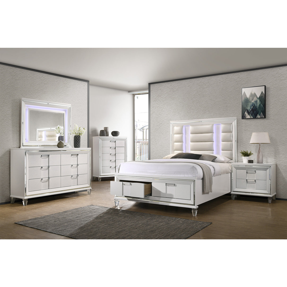 Twenty Nine Chest White