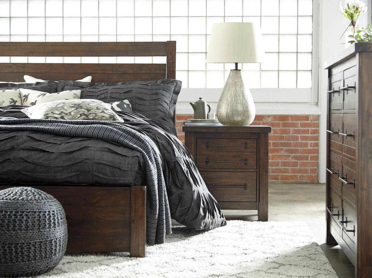 Starmore Dresser