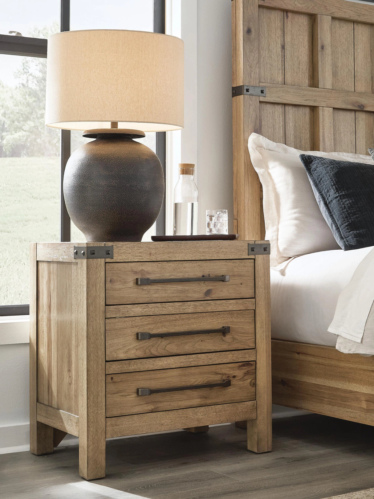 Ridgester Nightstand
