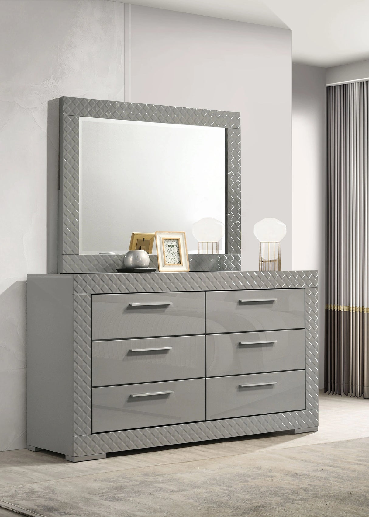 Ives Dresser with Mirror