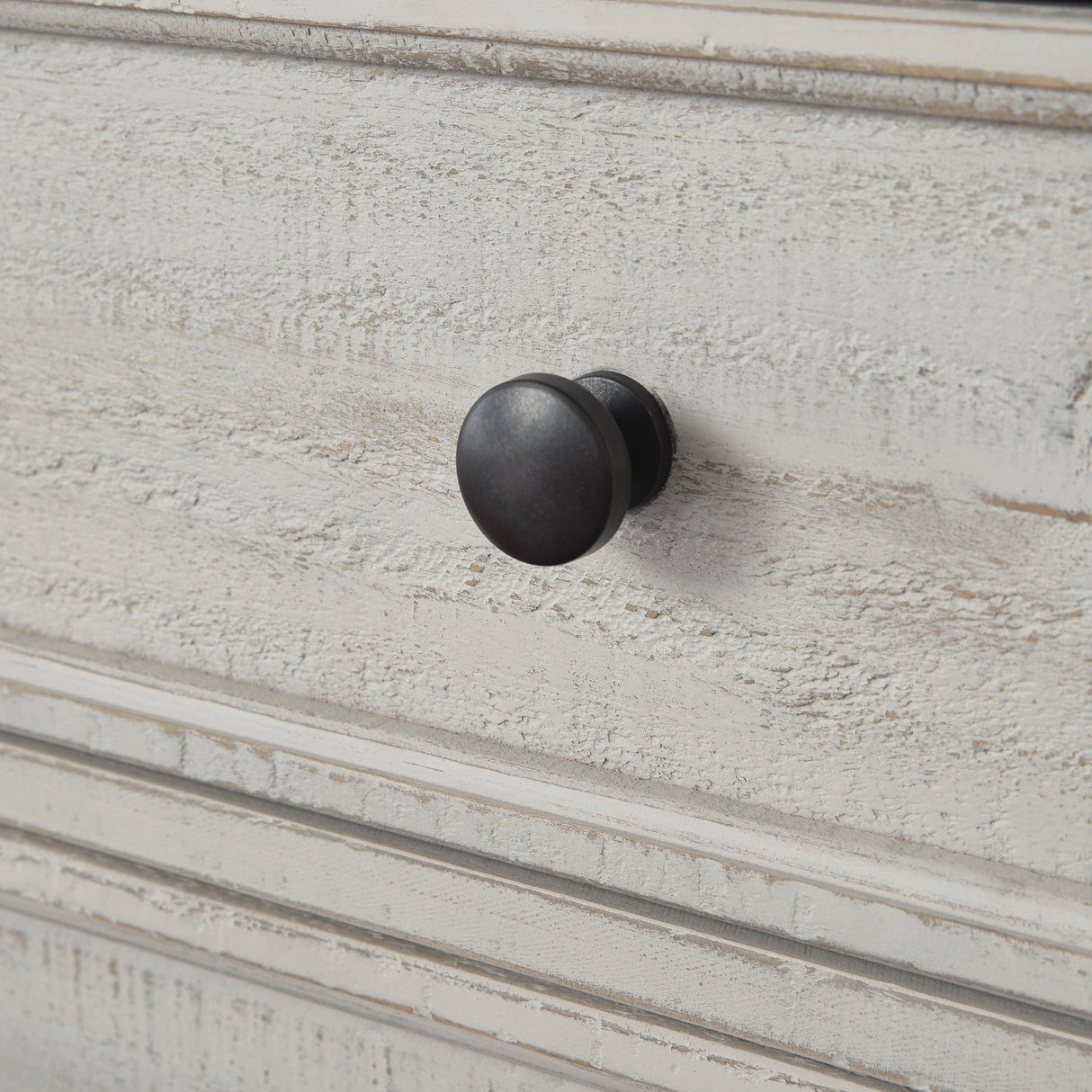Havalance Dresser