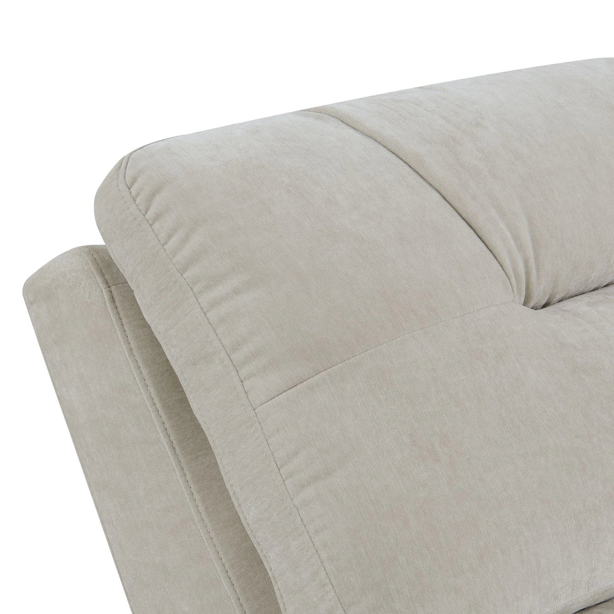 Dominick Chaise in Amigo
