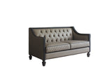 Loveseat w/3 Pillows