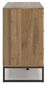 Deanlow Bedroom Package