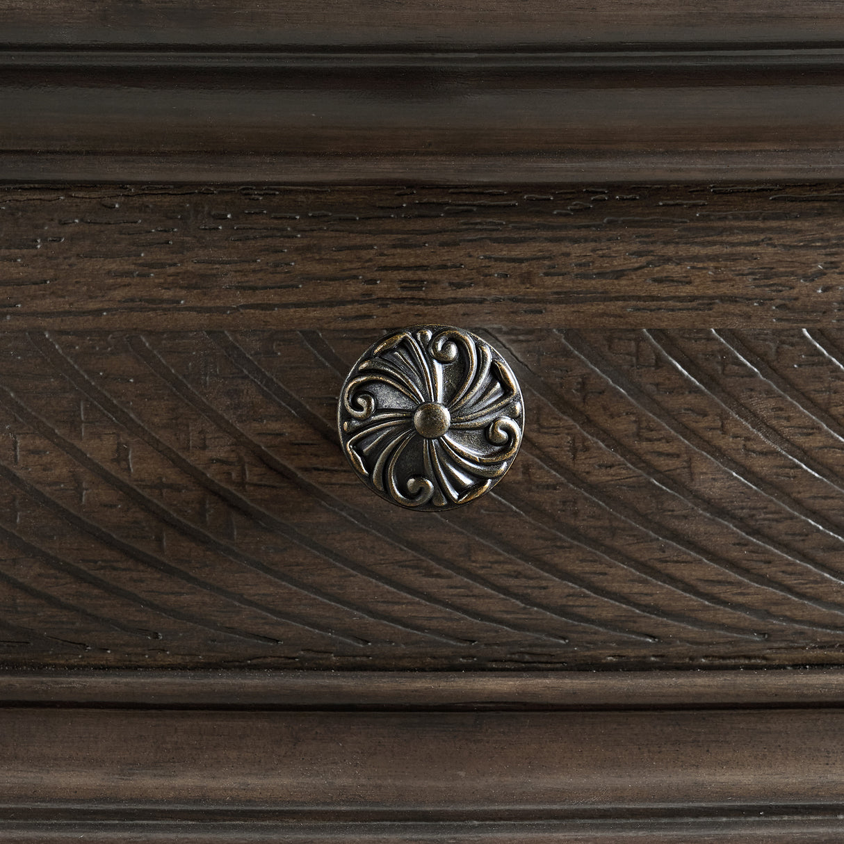 Brunswick 7-Drawer Dresser in Mahogany