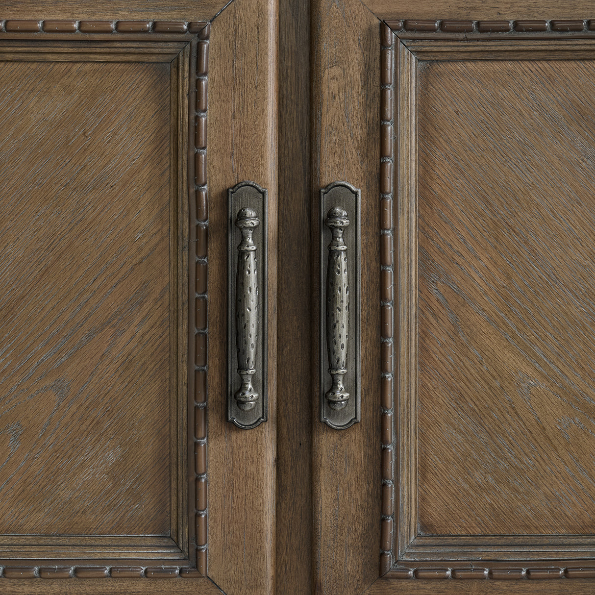 Madison Park Server in Walnut