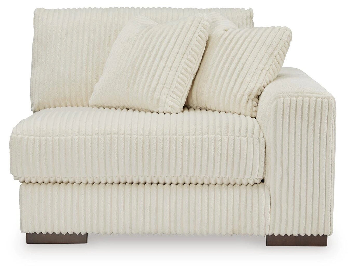Lindyn Sectional