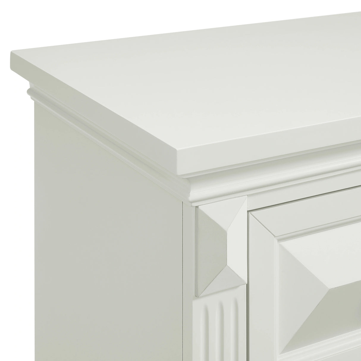 Bridgestone 7-Drawer Dresser in Antique White