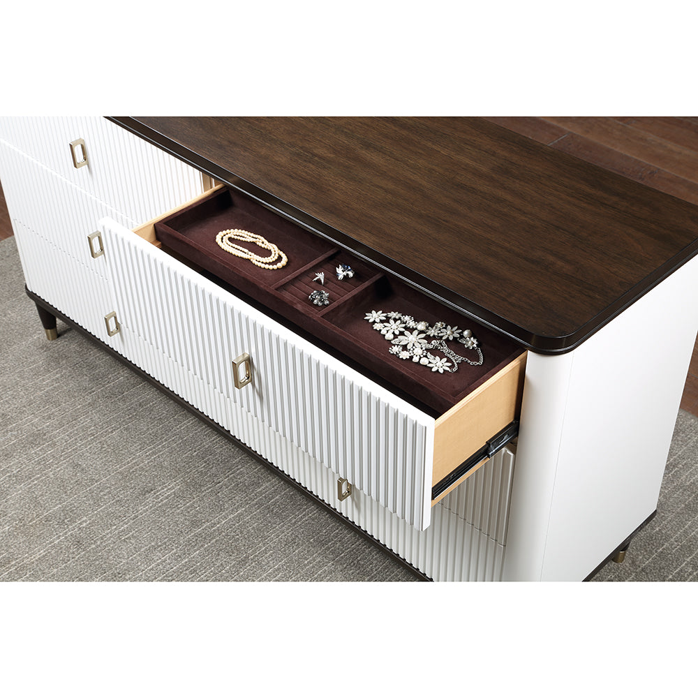Dresser w/Jewelry Tray