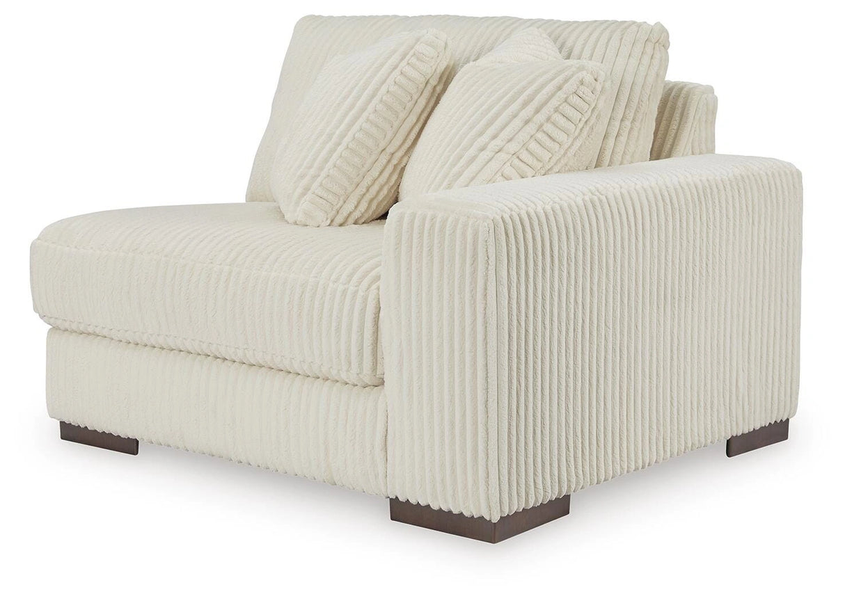 Lindyn Sectional